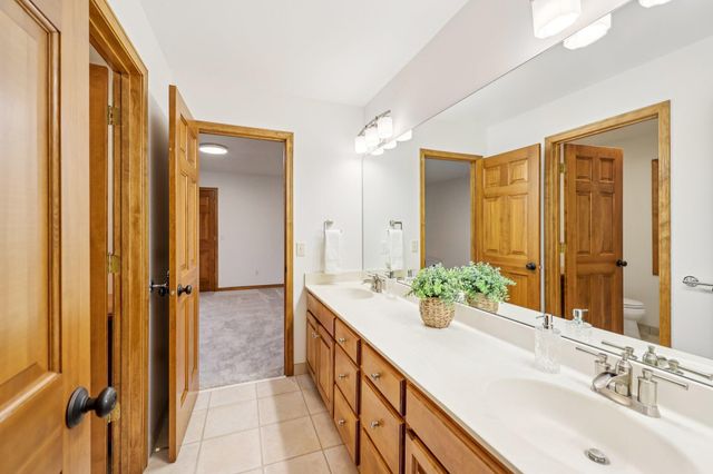 14638 Boulder Pointe Road, Eden Prairie, MN 55347