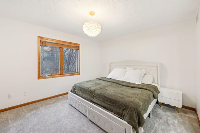 14638 Boulder Pointe Road, Eden Prairie, MN 55347