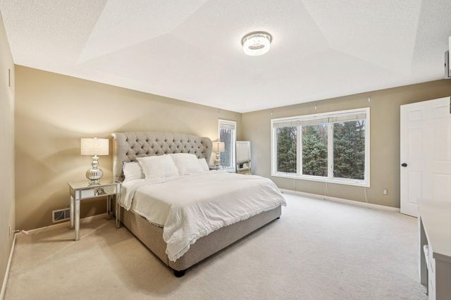 14638 Boulder Pointe Road, Eden Prairie, MN 55347