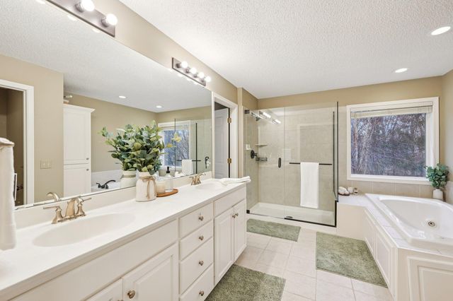 14638 Boulder Pointe Road, Eden Prairie, MN 55347