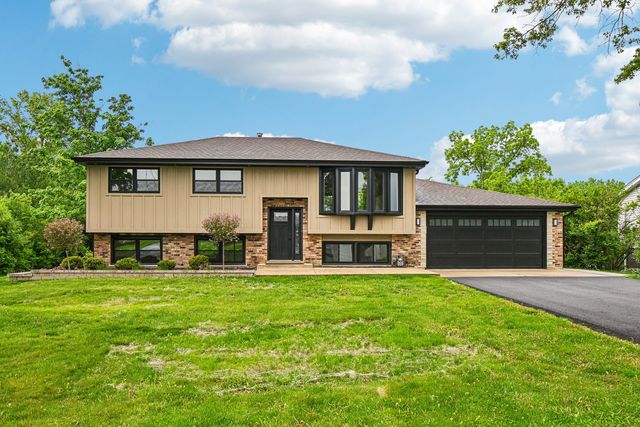 10521 Fitzsimmons Drive, Palos Park, IL 60464
