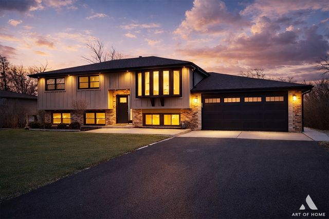 10521 Fitzsimmons Drive, Palos Park, IL 60464