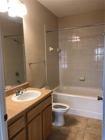 10205 COURTNEY PALMS BOULEVARD 203, Tampa, FL 33619