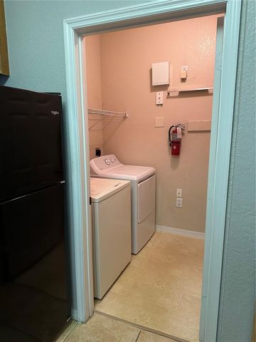 10205 COURTNEY PALMS BOULEVARD 203, Tampa, FL 33619