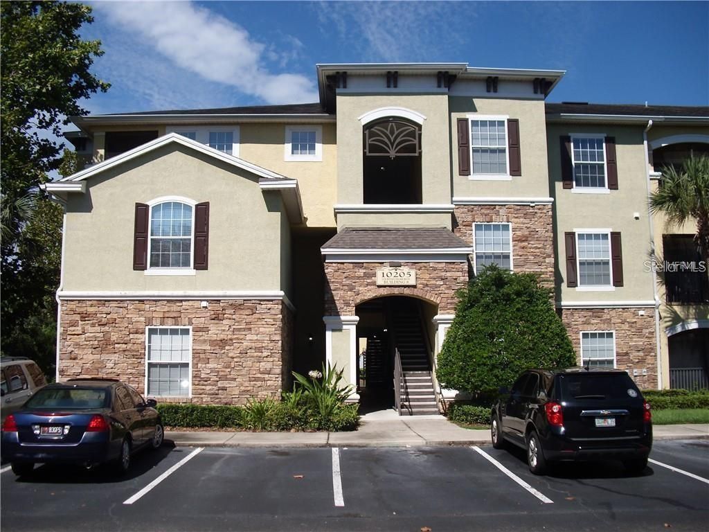 10205 COURTNEY PALMS BOULEVARD 203, Tampa, FL 33619