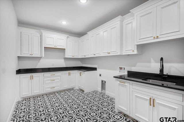 13920 Cedar Hill Ln, Tyler, TX 75704