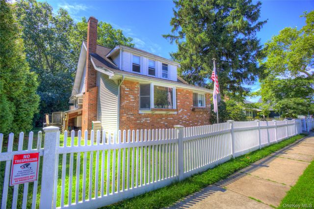 81 Notre Dame Avenue, Hicksville, NY 11801