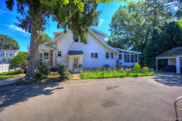 81 Notre Dame Avenue, Hicksville, NY 11801