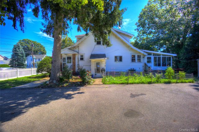 81 Notre Dame Avenue, Hicksville, NY 11801