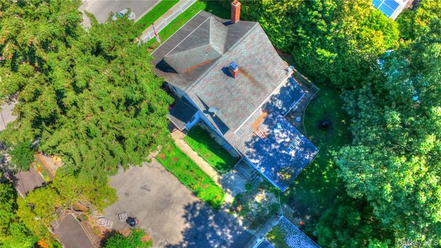 81 Notre Dame Avenue, Hicksville, NY 11801