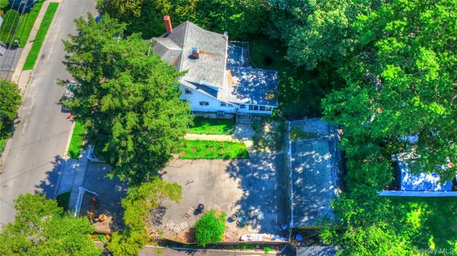81 Notre Dame Avenue, Hicksville, NY 11801
