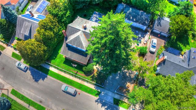 81 Notre Dame Avenue, Hicksville, NY 11801