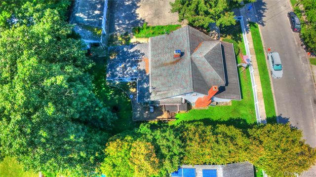 81 Notre Dame Avenue, Hicksville, NY 11801