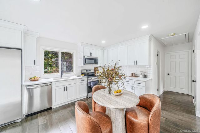 14 Millers Road, Sound Beach, NY 11789