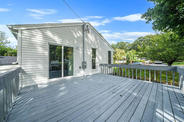 14 Millers Road, Sound Beach, NY 11789