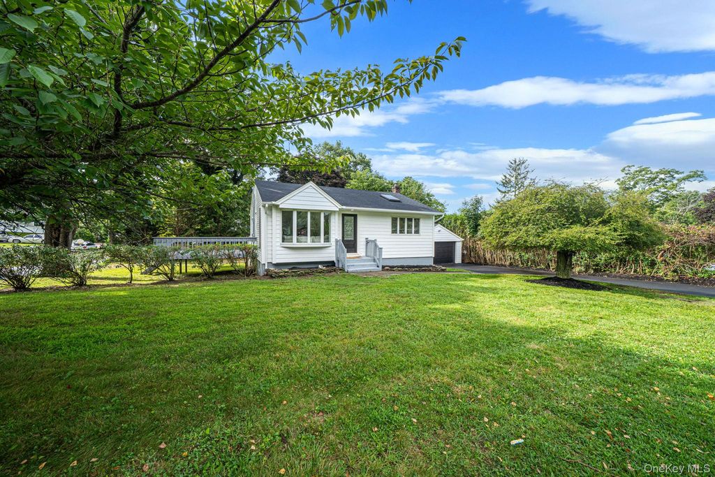 14 Millers Road, Sound Beach, NY 11789