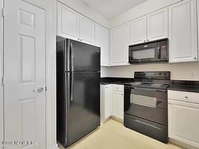 8539 GATE Parkway W 9414, Jacksonville, FL 32216