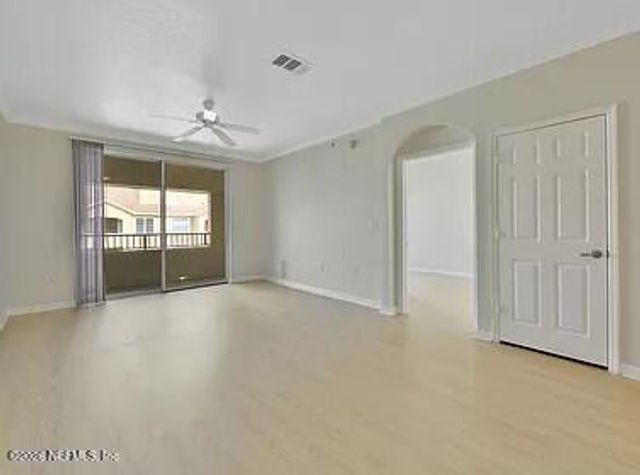 8539 GATE Parkway W 9414, Jacksonville, FL 32216