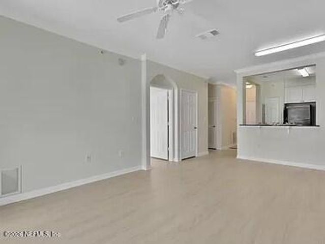 8539 GATE Parkway W 9414, Jacksonville, FL 32216