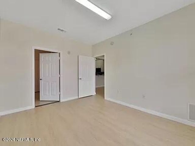 8539 GATE Parkway W 9414, Jacksonville, FL 32216