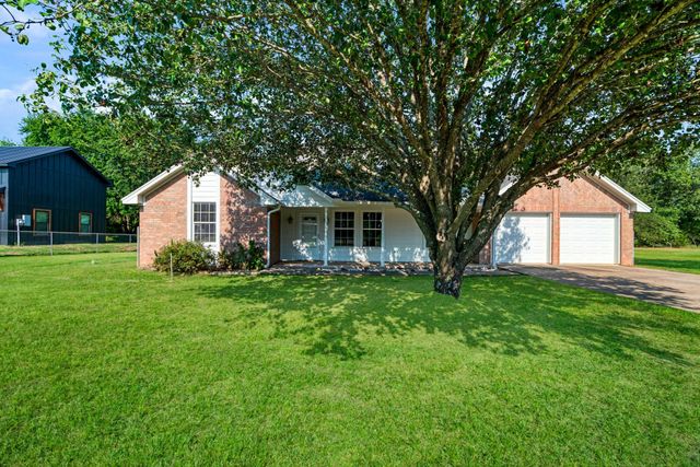 329 Helena Drive, Powderly, TX 75473