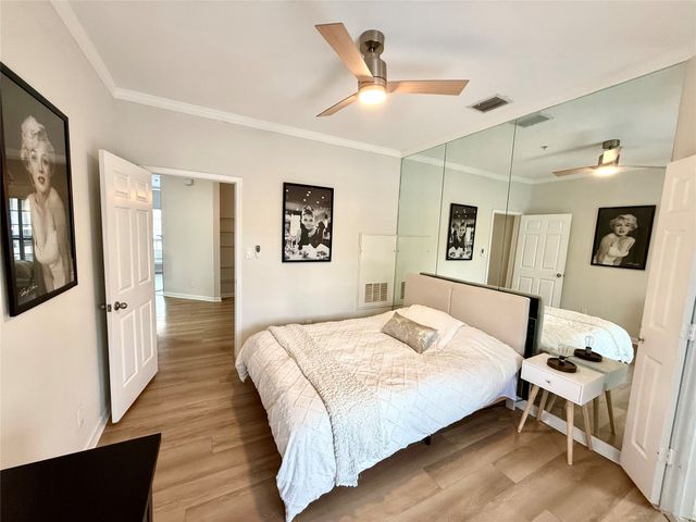 4800 W Lovers Lane 111, Dallas, TX 75209