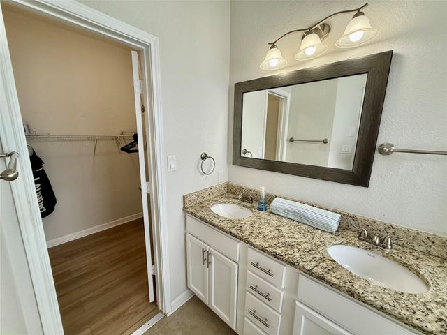 4800 W Lovers Lane 111, Dallas, TX 75209