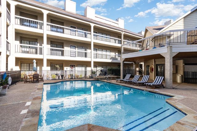 4800 W Lovers Lane 111, Dallas, TX 75209