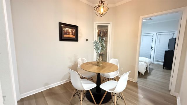 4800 W Lovers Lane 111, Dallas, TX 75209