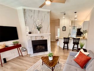 4800 W Lovers Lane 111, Dallas, TX 75209