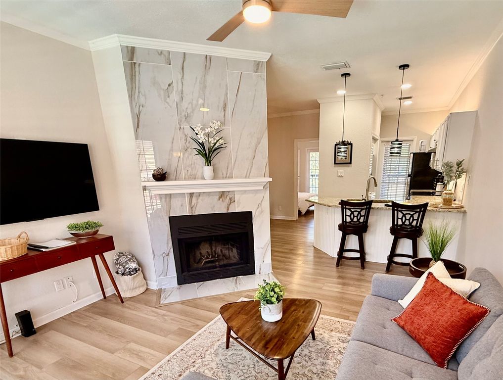 4800 W Lovers Lane 111, Dallas, TX 75209