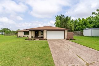 5211 Ghinaudo Road, Hitchcock, TX 77563