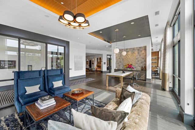 5220 Eden Avenue 210, Edina, MN 55436