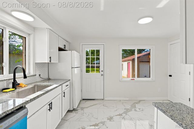 19578 Opal Street, Clinton Charter Township, MI 48035