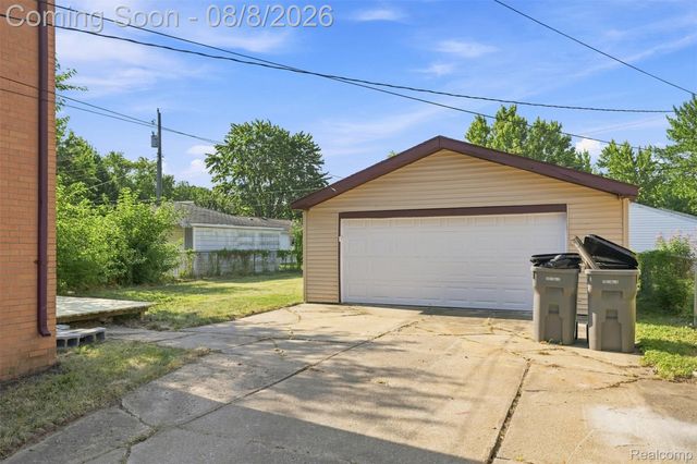 19578 Opal Street, Clinton Charter Township, MI 48035