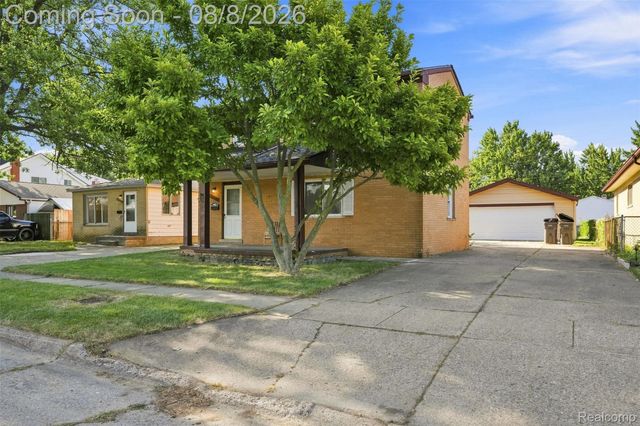 19578 Opal Street, Clinton Charter Township, MI 48035