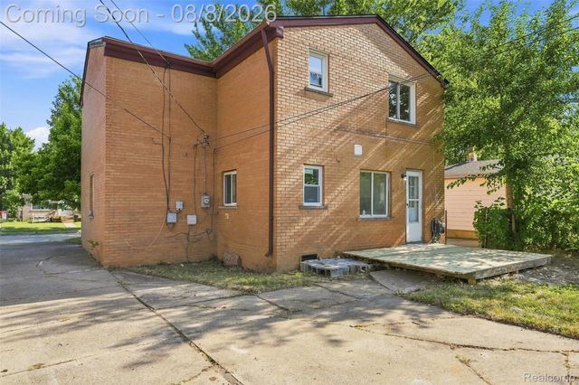 19578 Opal Street, Clinton Charter Township, MI 48035