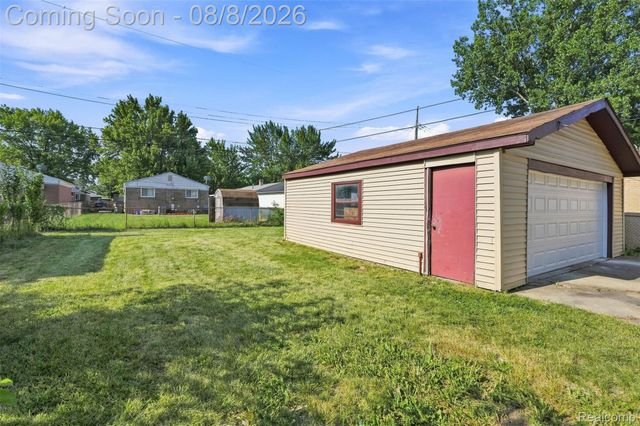 19578 Opal Street, Clinton Charter Township, MI 48035