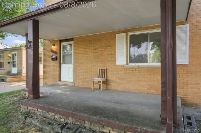 19578 Opal Street, Clinton Charter Township, MI 48035