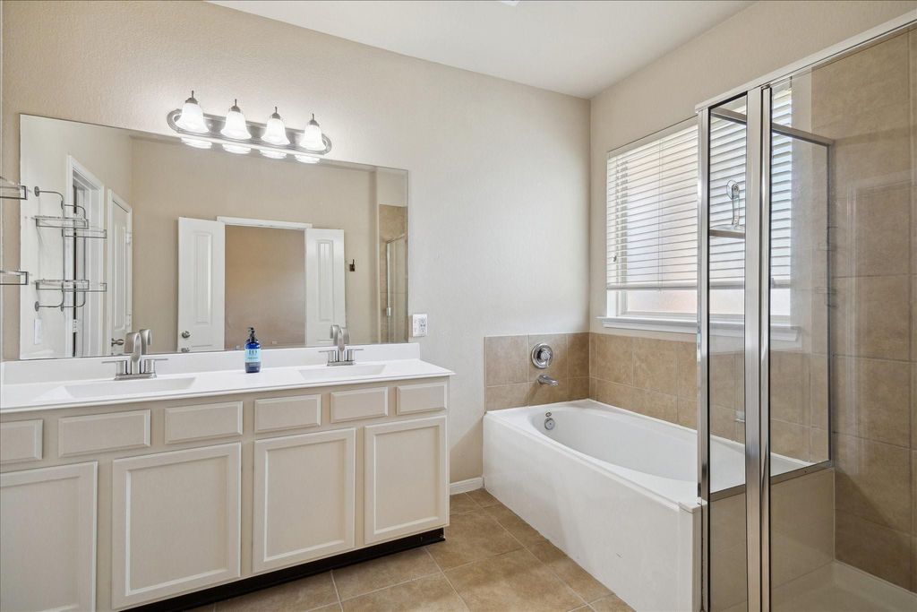 Image 13 of property listing at 17342 Cumberland Park Lane, Humble, TX 77346