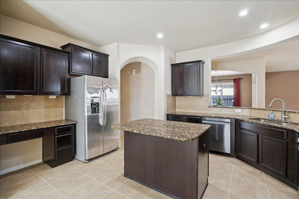 Image 5 of property listing at 17342 Cumberland Park Lane, Humble, TX 77346