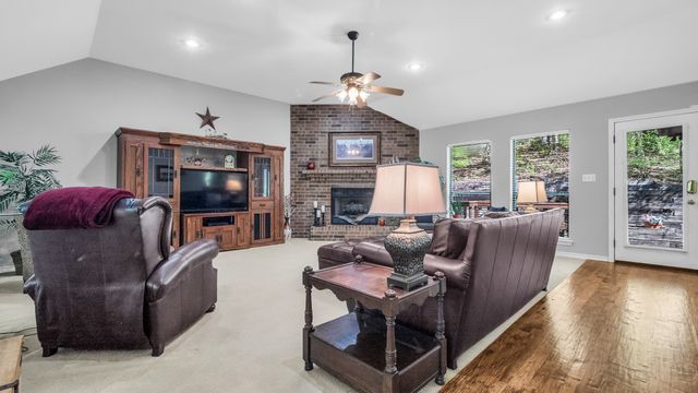 72 Raintree Road, Bells, TX 75414