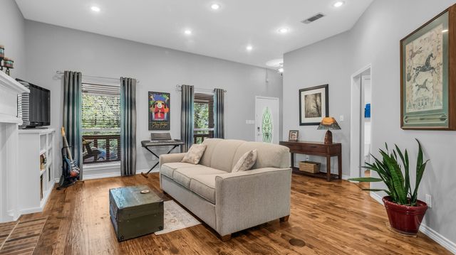 72 Raintree Road, Bells, TX 75414