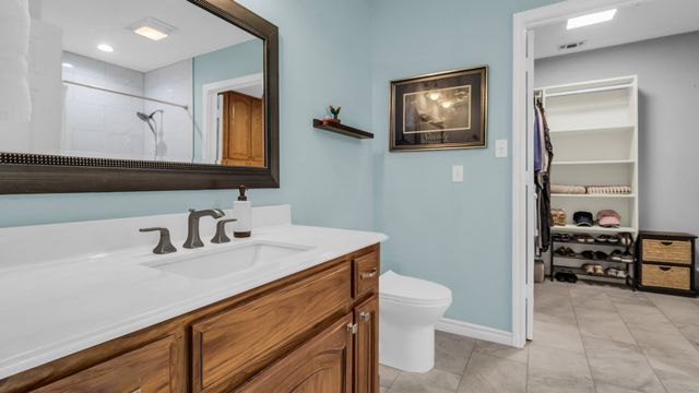 72 Raintree Road, Bells, TX 75414