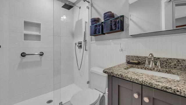 72 Raintree Road, Bells, TX 75414