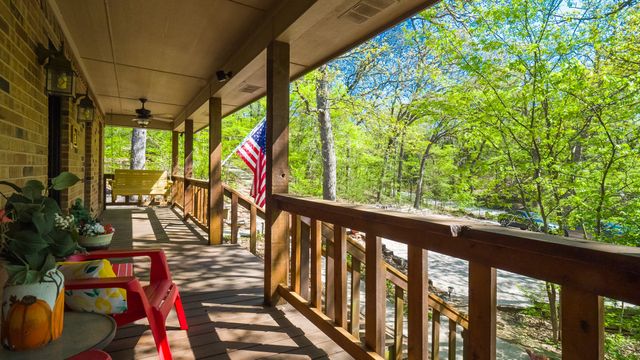 72 Raintree Road, Bells, TX 75414