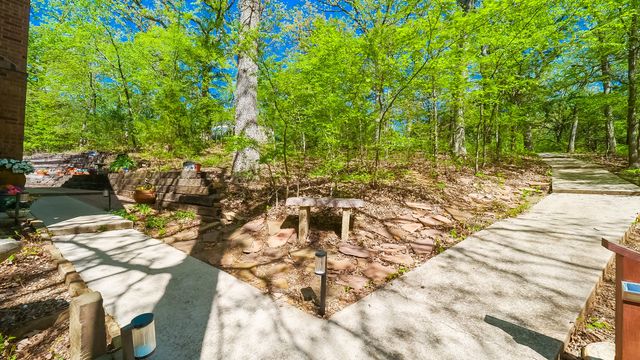 72 Raintree Road, Bells, TX 75414