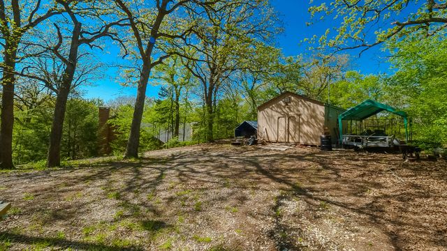 72 Raintree Road, Bells, TX 75414