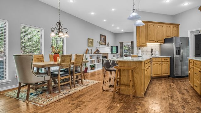 72 Raintree Road, Bells, TX 75414