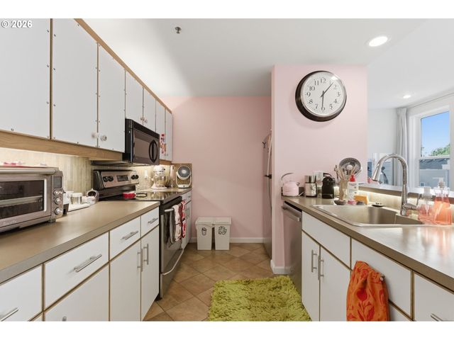 1616 S HARBOR Way 502, Portland, OR 97201